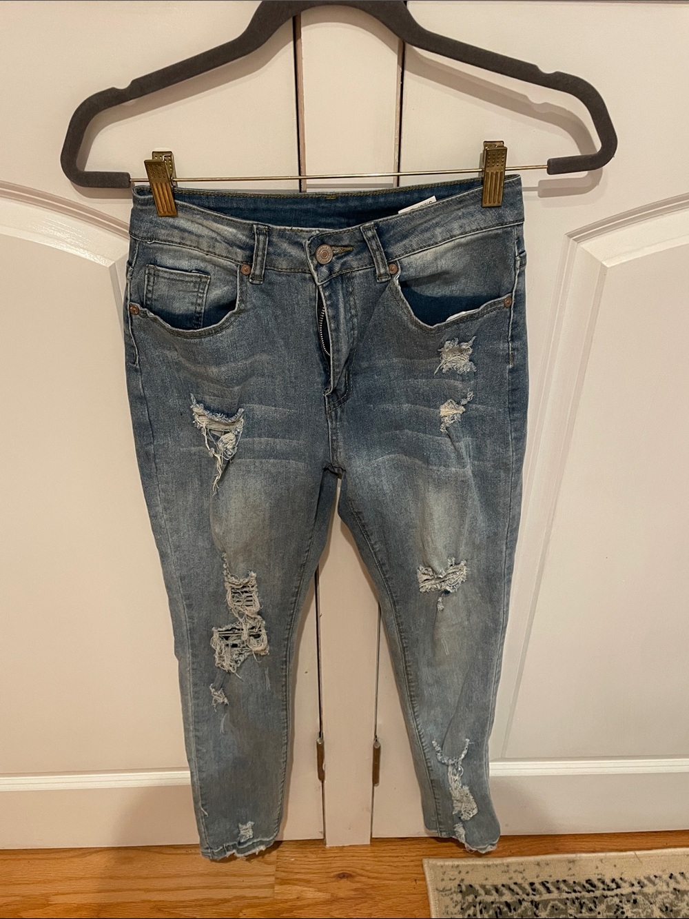 Kunmi Distressed Women's Blue Skinny Jeans